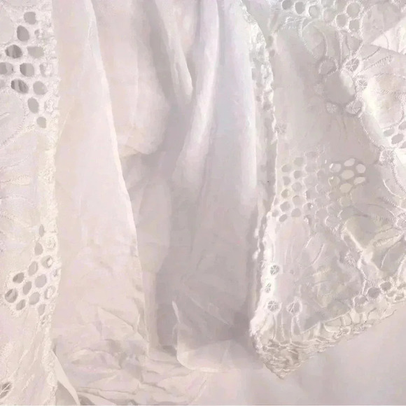 NWT J.Crew Tall Scalloped Crop Top In Eyelet
White Eyelet Cropped Top Size 2X - Picture 8 of 12